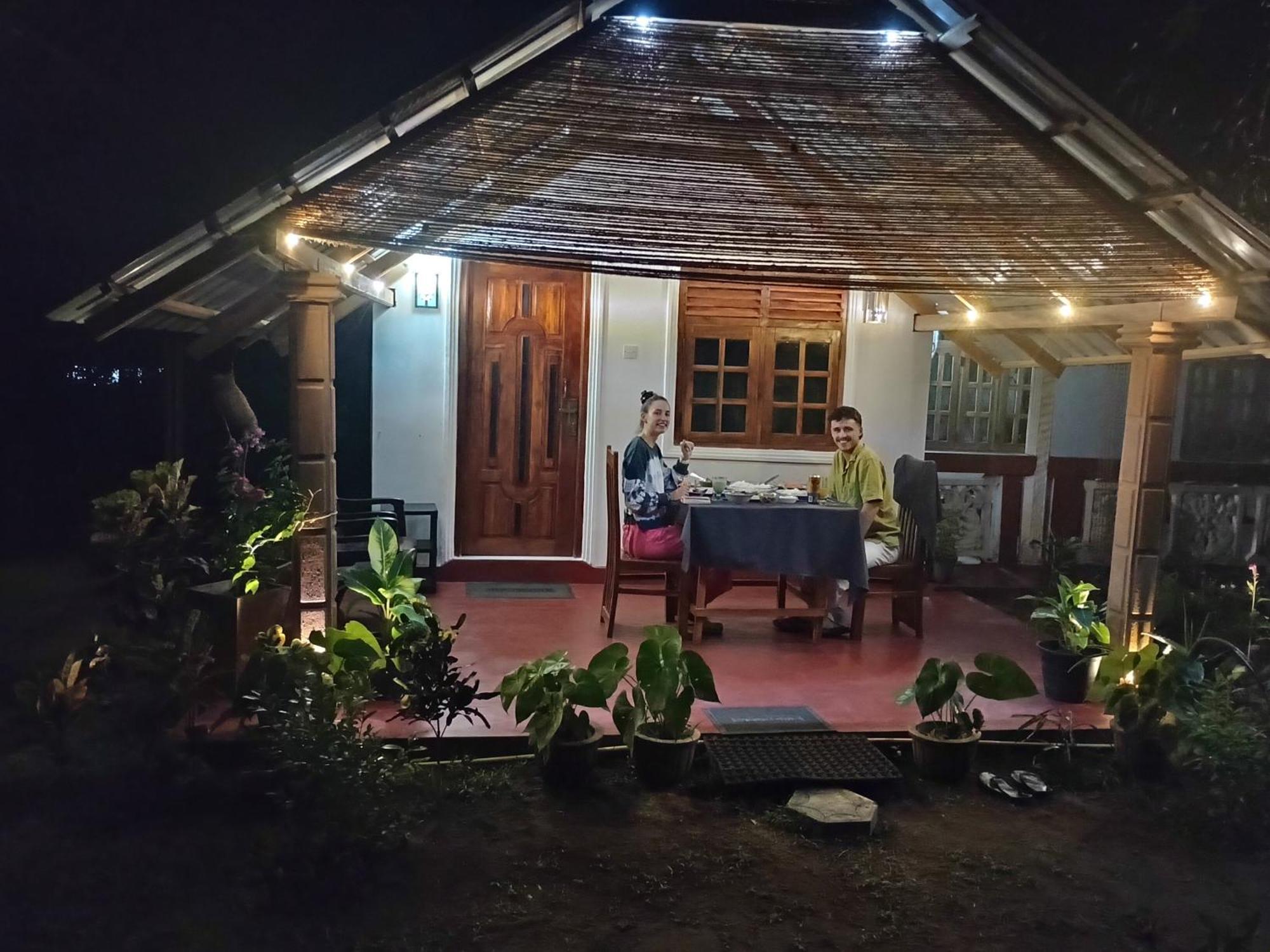 Jungle Eco Lodge & Safari シギリヤ エクステリア 写真
